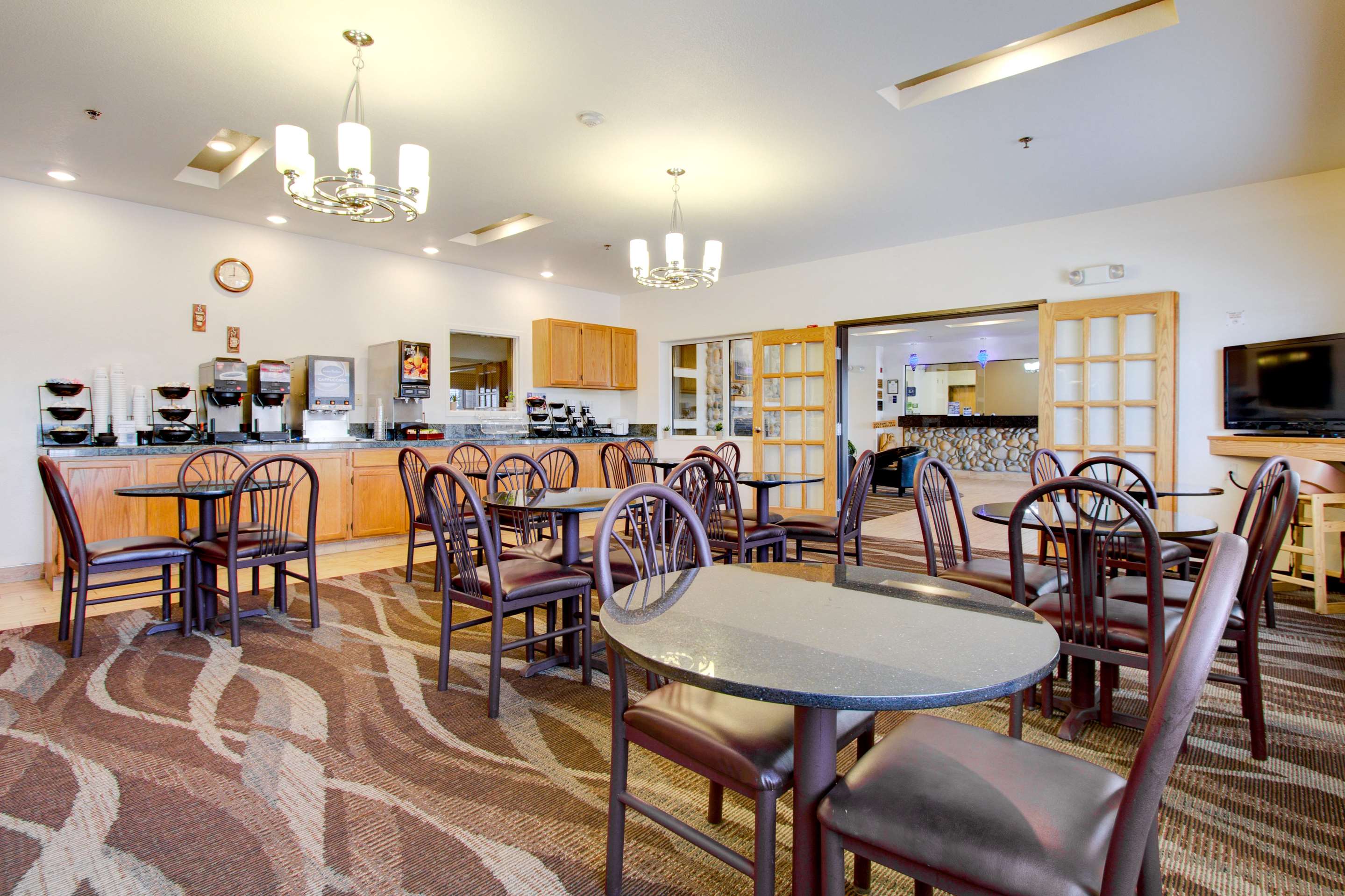 Best Western Firestone Inn & Suites