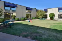 더 인 & 스위트 앳 34 피프티