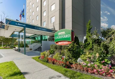 Courtyard New York JFK Airport Hotels near St John's University