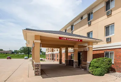 Quality Inn & Suites Davenport Near I-80