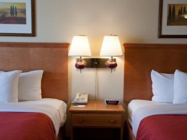 Country Inn & Suites by Radisson, Davenport, IA