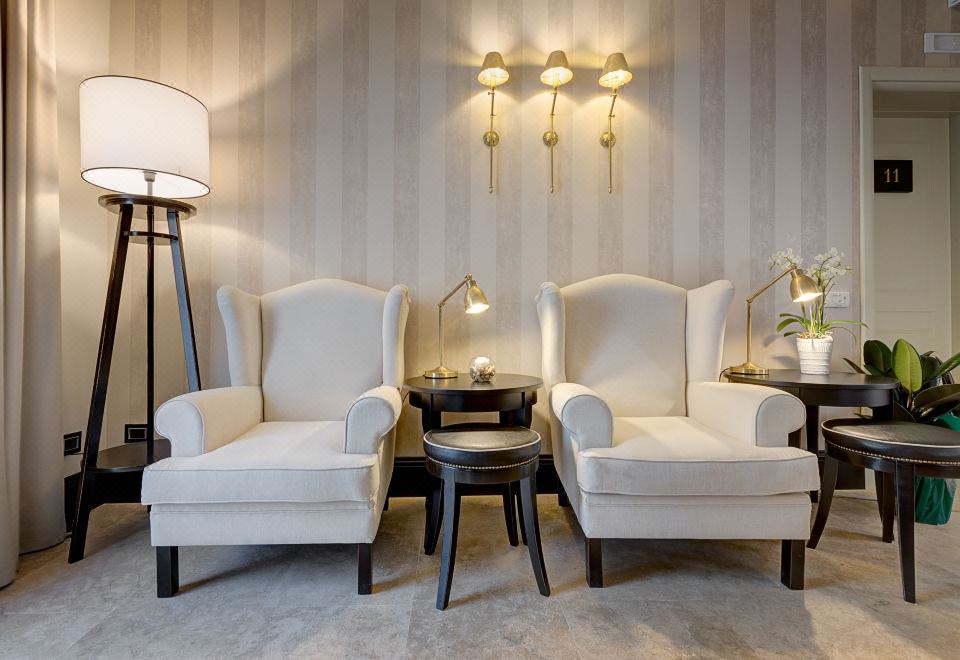 Profumo Maison Colosseo의 세련된 객실 또는 공용 공간