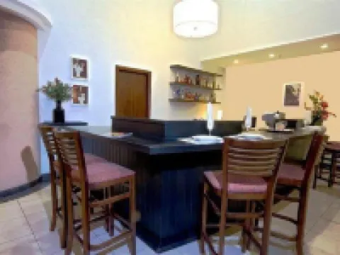 モンレアーレ プラス グァルーリョス インターナショナル エアポート グアルリョスのホテル