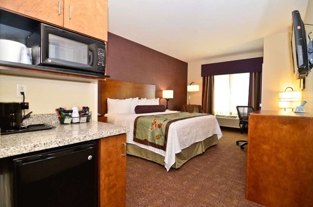 Best Western Plus Carousel Inn & Suites Burlington