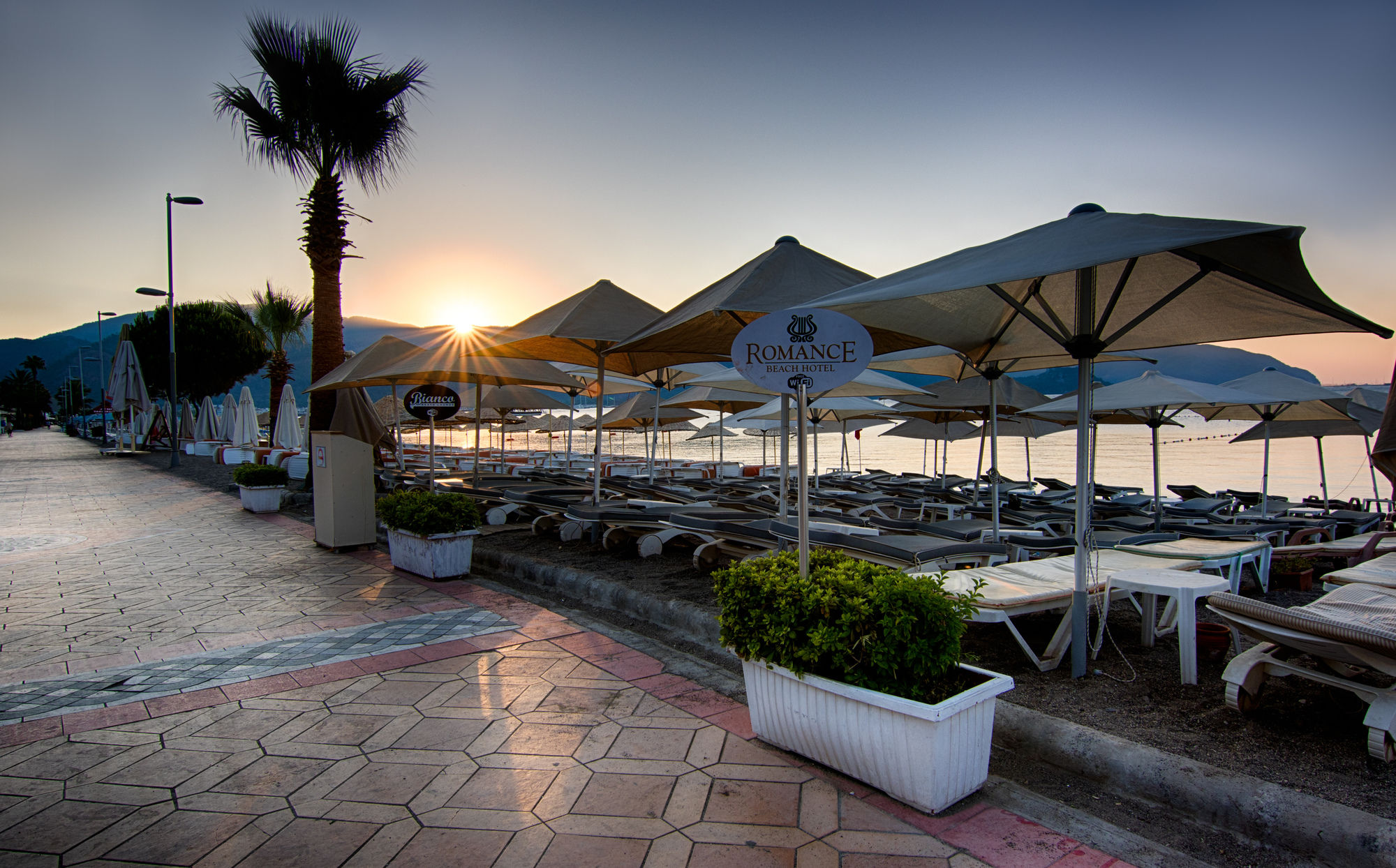 Romance Beach Hotel