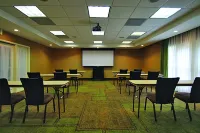 La Quinta Inn & Suites by Wyndham Orlando UCF Hotel di Chuluota