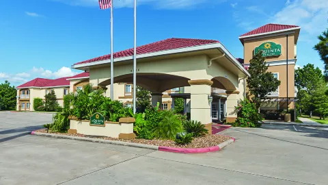 La Quinta Inn & Suites by Wyndham Conroe in Conroe