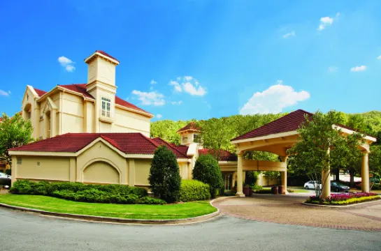 La Quinta Inn & Suites by Wyndham Birmingham Hoover