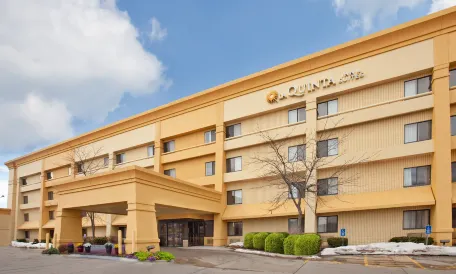 La Quinta Inn & Suites by Wyndham des Moines West Clive