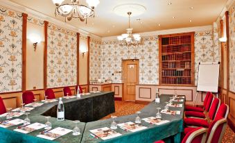 Talbot Hotel - Housity