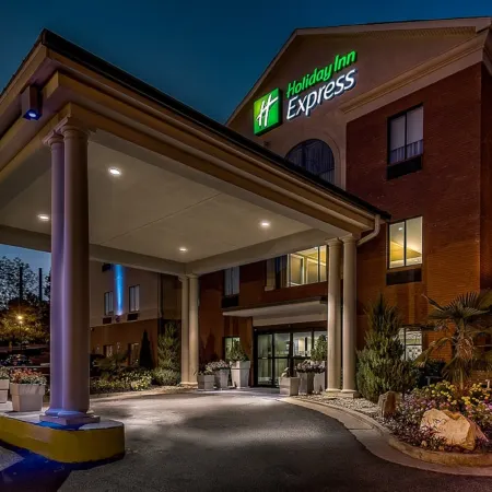 Comfort Inn & Suites Canton Riverstone Area
