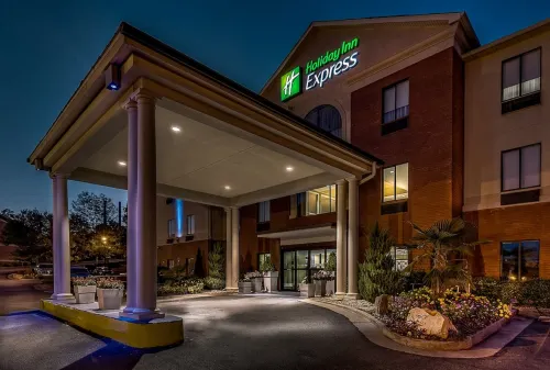 Comfort Inn & Suites Canton Riverstone Area Hotels in Cherokee County