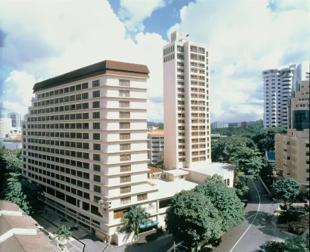 York Hotel Отели рядом с достопримечательностью «E-Waves Fishbyte Pte Ltd»