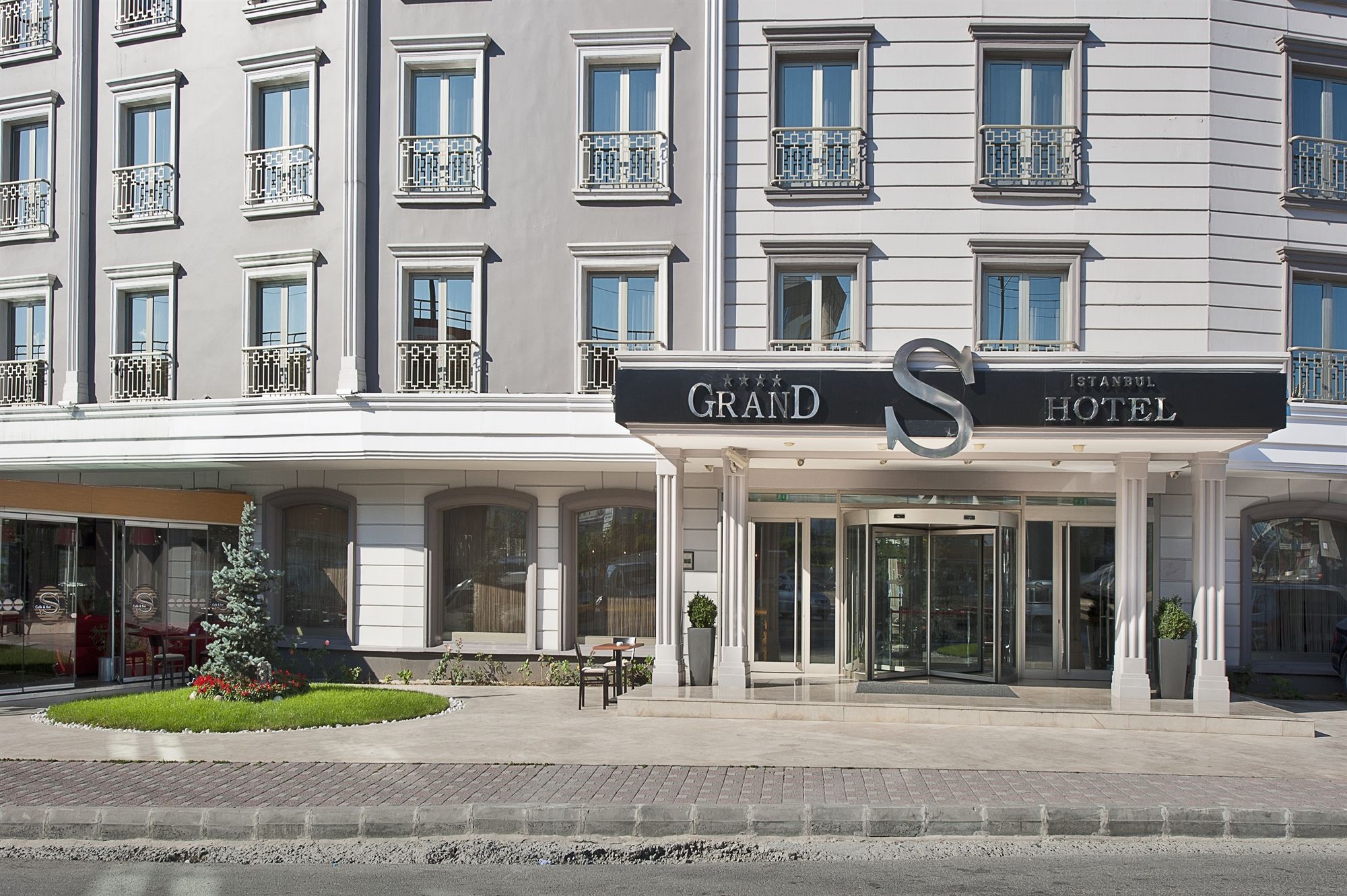 Grand S Hotel