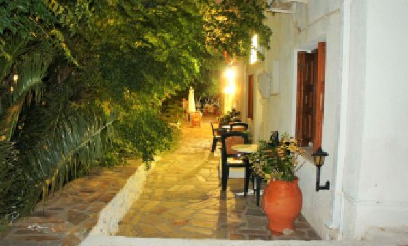 3. 안테미스 호텔..