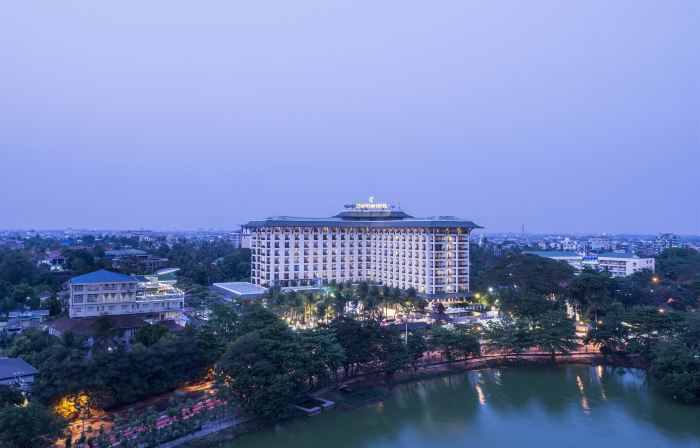 Chatrium Hotel Royal Lake Yangon