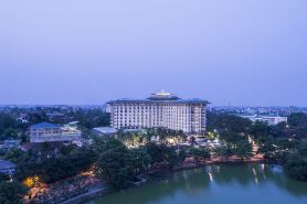 Chatrium Hotel Royal Lake Yangon