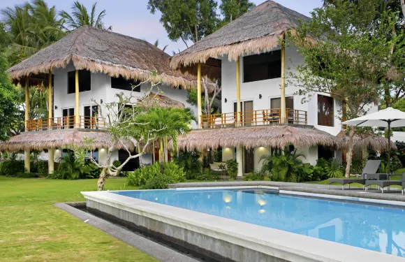 薩拉亞海灘旅館