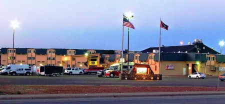 Clarion Hotel Rock Springs-Green River Отели рядом с достопримечательностью «Парк Эверс»