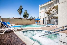 Hyland Inn Near Pasadena Civic Center