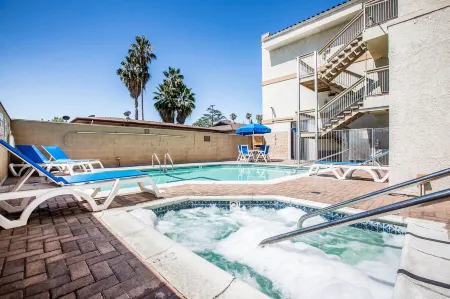 Hyland Inn Near Pasadena Civic Center