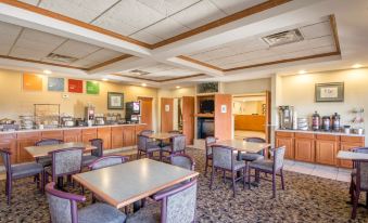 Quality Inn & Suites MidAmerica Industrial Park Area