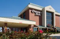 Drury Inn & Suites Columbia Stadium Boulevard Hotel dekat Kimball Ballroom