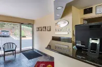 Brentwood Inn & Suites - Lynchburg