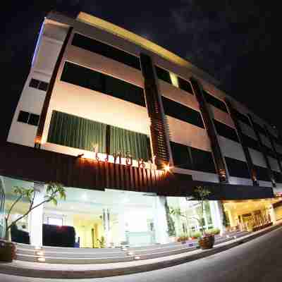 โรงแรม ไวท์อินน์ หนองคาย/ White Inn Nongkhai Hotel Hotel Exterior