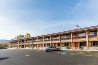 Econo Lodge Inn & Suites Kalispell