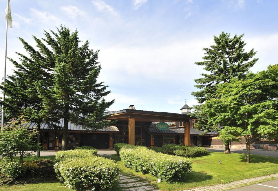 Hotel Nidom - Housity