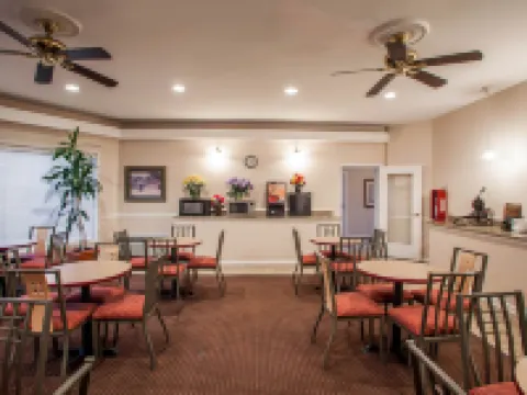 Rodeway Inn Lyons - la Grange Hotels in Lyons