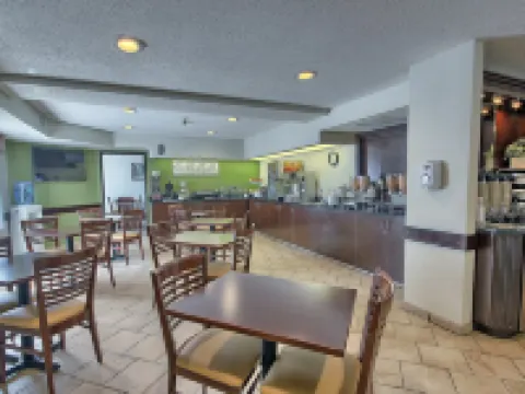 Sleep Inn & Suites Cross Lanes - South Charleston Hotels in Nitro