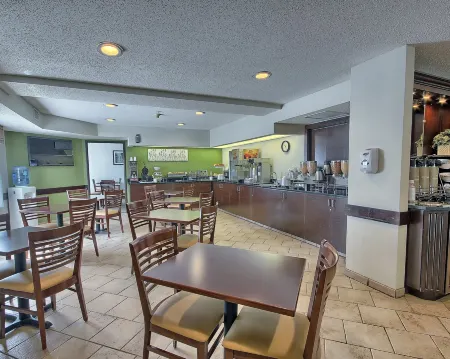 Sleep Inn & Suites Cross Lanes - South Charleston Отели в г. Институт