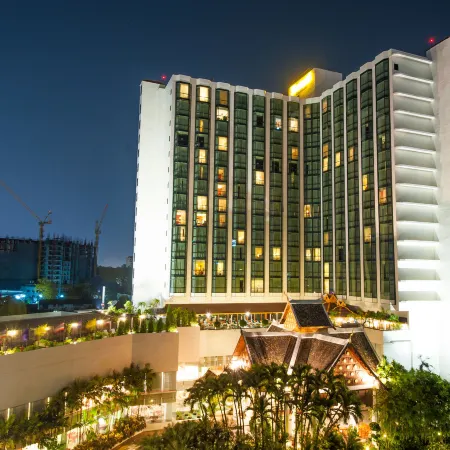 The Empress Chiangmai Отели рядом с достопримечательностью «Чанг Клан»