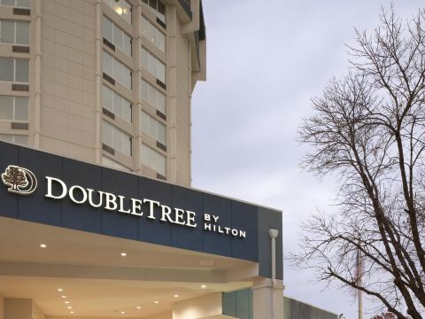 DoubleTree by Hilton Hotel Jefferson City