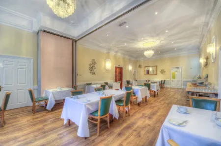 Best Western Andover Отели рядом с достопримечательностью «St Michael and All Angels West Andover and Preschool»