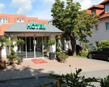 ロマンティック ホテル シュヴァネフェルト メラーネのホテル