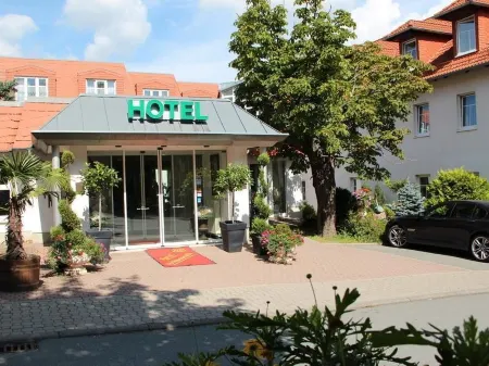 Romantik Hotel Schwanefeld & Spa Отели в г. Нойкирхен