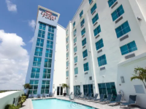 Crowne Plaza FT. LAUDERDALE AIRPORT/CRUISE by IHG Hotels near Pier Sixty-Six