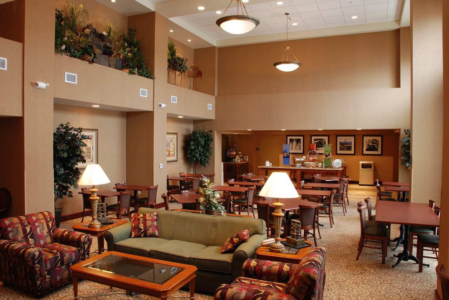 Hampton Inn & Suites West Bend