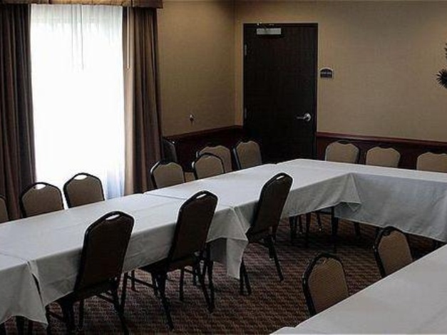 Holiday Inn Express Hotel and Suites Goodland