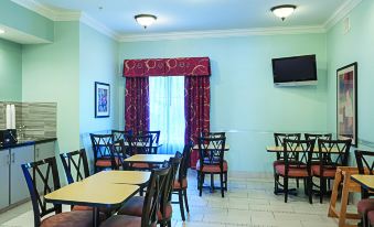 La Quinta Inn & Suites by Wyndham Slidell North Shore