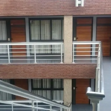 門多查公寓酒店 鄰近Museo Fundacional的酒店