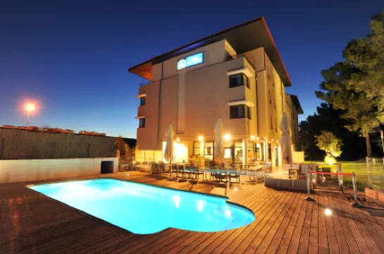 メルキュール アイクス アン プロヴァンス ラ デュランヌ ガール TGV