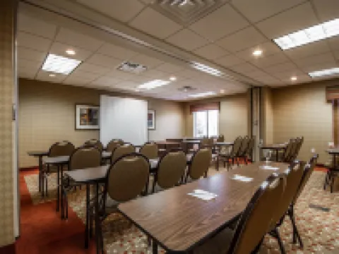 Sleep Inn & Suites Airport Hotels in Milwaukee