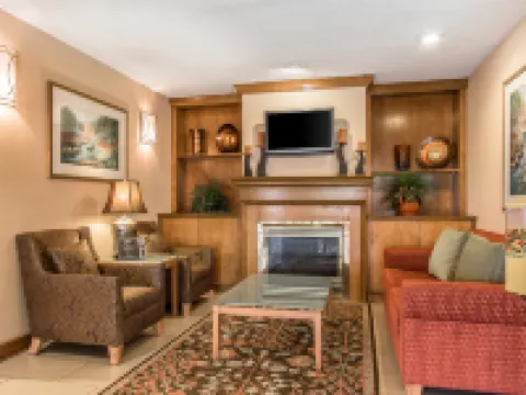 エコノ ロッジ イン & スイーツ フォーリー - ノース ガルフ ショアーズ フォーリーのホテル