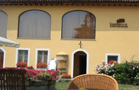 卡諾尼卡迪柯特蘭佐酒店