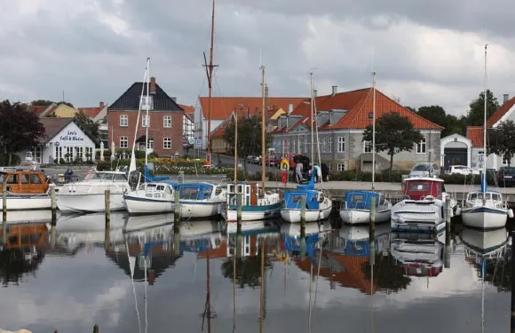 福爾登豪斯假日公寓