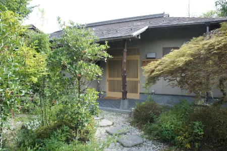 Yumesakikan Отели рядом с достопримечательностью «Ruins of Minakuchi Castle ( Minakuchi Castle Museum)»